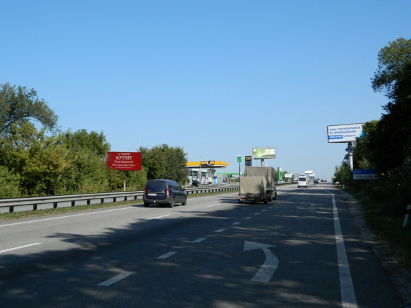Щит 6x3,  Житомирская трасса - с.Мила, АЗС "БРСМ" - 27,800 км, в Киев